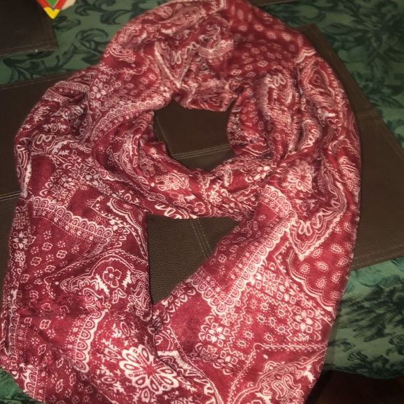 Two Long infinity scarves. - Picture 5 of 8